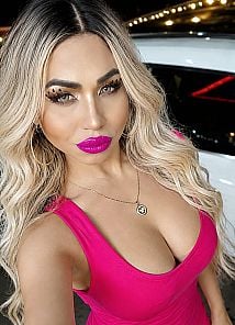 ✨ Bienvenido a mi mundo ✨
Soy Isa, una chica trans femenina, elegante y muy apasionada por brindar momentos inolvidables. Si buscas una experiencia exclusiva, llena de química, sensualidad, confianza y atención personalizada, acabas de encontrar el lugar indicado.
Cada encuentro está pensado para que te sientas cómodo, deseado y completamente fascinado. Mi prioridad es ofrecer una compañía auténtica, con una actitud cálida, discreta y una presencia que conquista desde el primer instante.
Atrévete a conocerme y descubre por qué quienes me visitan siempre desean volver. 💋
Contáctame ahora y déjate seducir por una experiencia única e inolvidable.