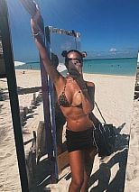 Photo #27 of Zaira