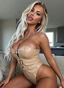 Soy Zaira Trans argentina OPERADA, femenina, elegante y de trato cálido. Profesional, educada y con buena vibra..

Recibo en departamento propio, también me desplazo a domicilio u hotel.

Me gusta la buena compañía: conversar, conectar y tener química real. 
Soy cariñosa, detallista y me gusta hacerte sentir cómodo, relajado y bien atendido 💕

Caballeros higiénicos, respetuosos y generosos que valoren la discreción y un momento de calidad son bienvenidos.

💋 Experiencia tipo “novia”: (GFE) Girlfriend experience.
✏️ Escríbeme directo para coordinar...