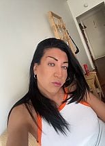 Photo #12 of Verónica