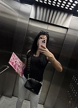 Photo #8 of Verónica