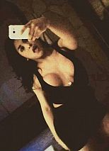 Photo #50 of Daniela