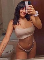 Photo #39 of Camila Ursi