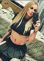 Photo #11 of Julieta