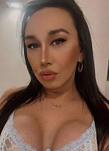 Photo #11 of Romina Aneley