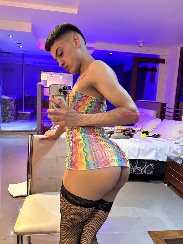 Hi, I am Noah Femboy, Welcome to my advertisment!