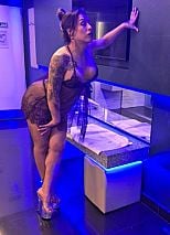 Photo #22 of Joana