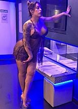 Photo #26 of Joana