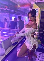 Photo #17 of Elizabeth