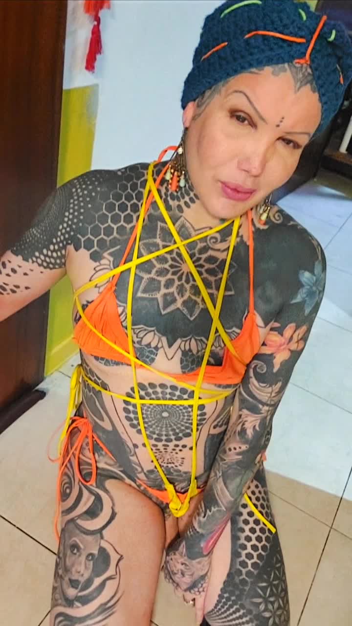 I am your man or your woman. Two in one !!!
Fully top for both.
I handle myself in my apartment.
Air conditioning - executive level - sexy lingerie - various poses.
Trips to be arranged - I do not make attention to couples
Super discreet, no hurry, no erection problems.