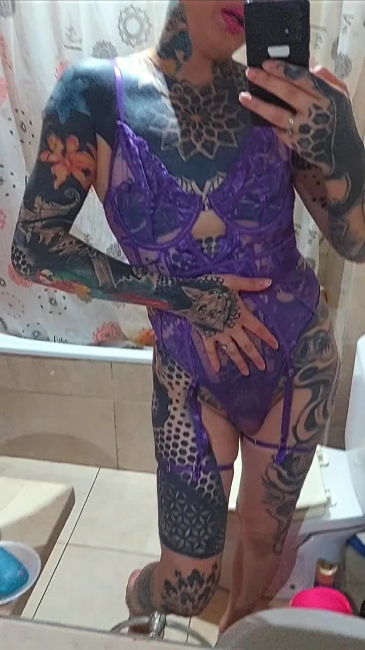 I am your man or your woman. Two in one !!!
Fully top for both.
I handle myself in my apartment.
Air conditioning - executive level - sexy lingerie - various poses.
Trips to be arranged - I do not make attention to couples
Super discreet, no hurry, no erection problems.