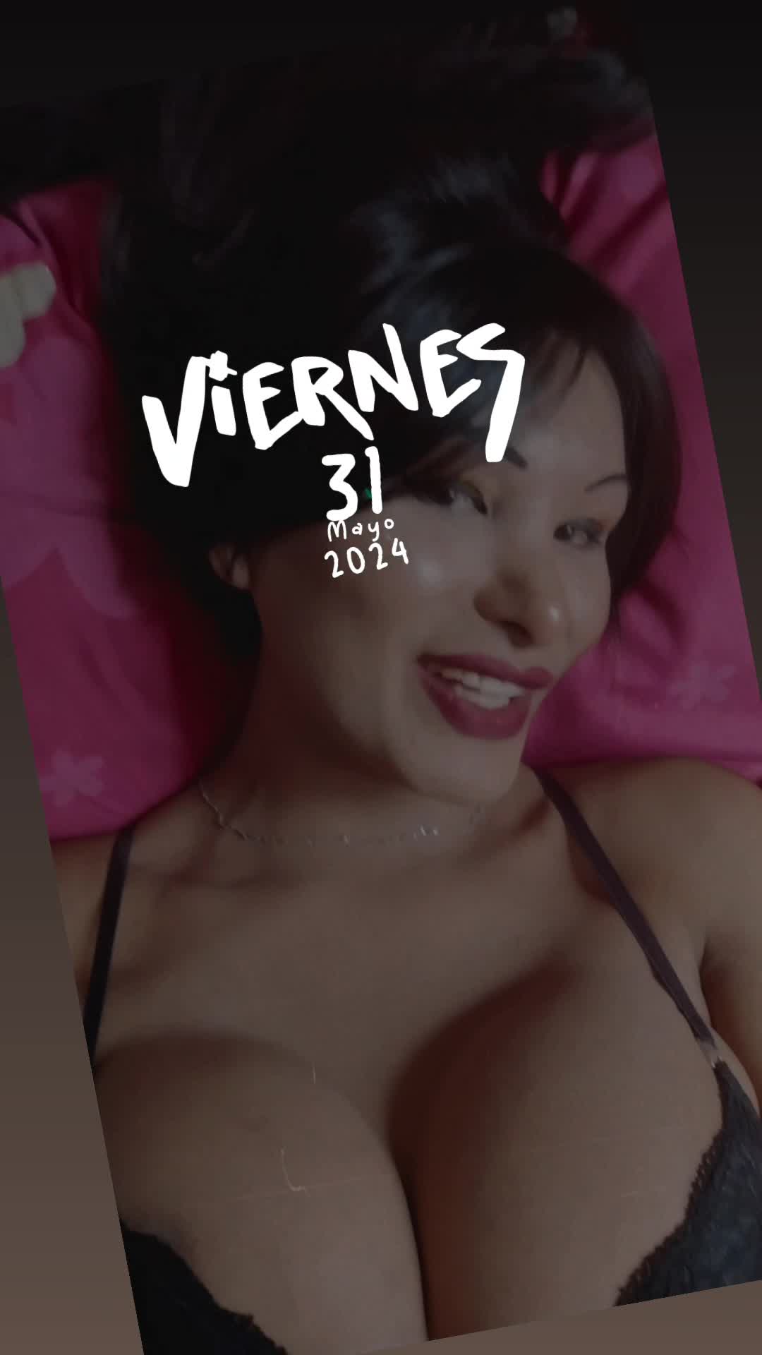 Video #16 of Valeria Encantadora