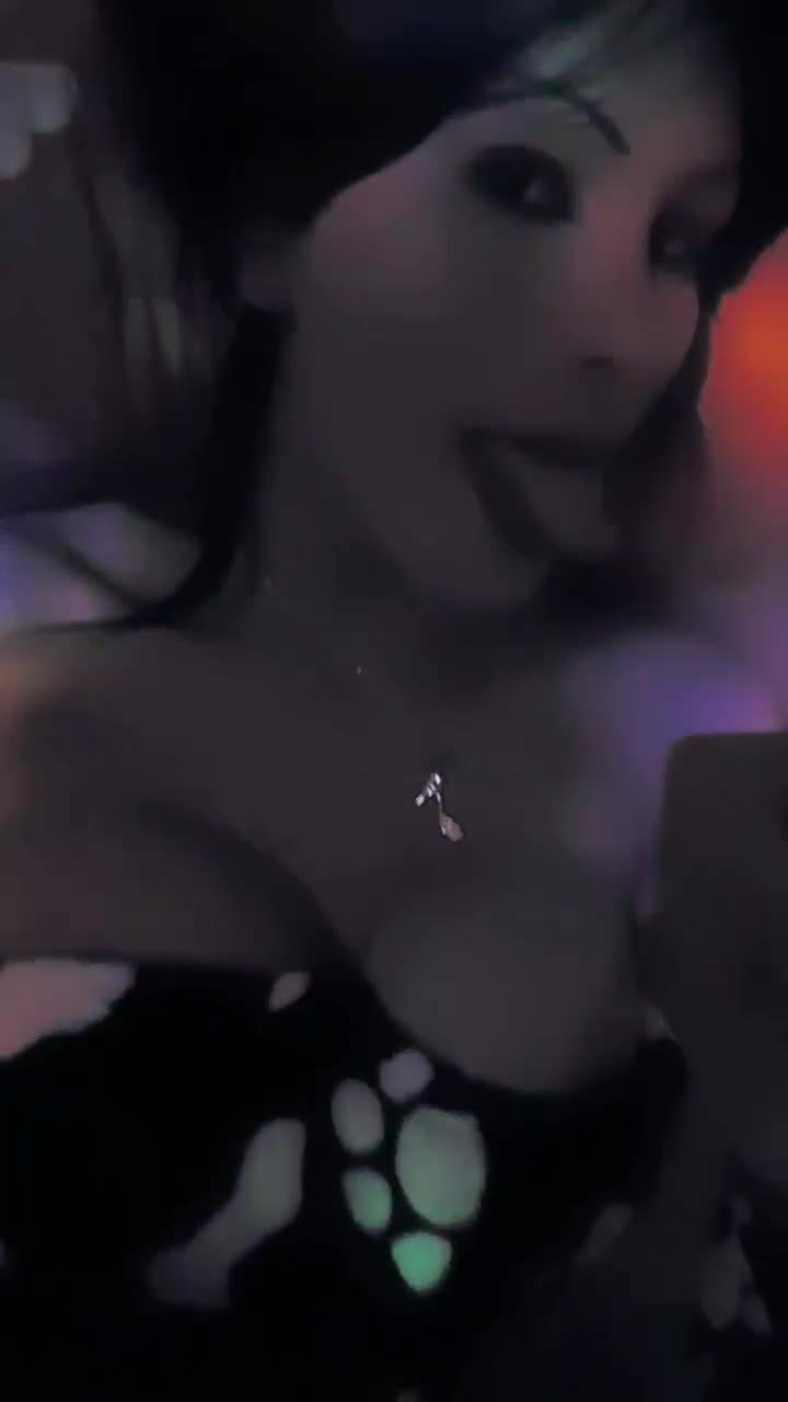 Video #18 of Valeria Encantadora