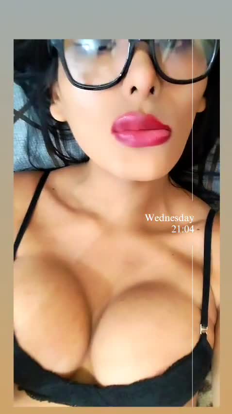 Video #10 of Valeria Encantadora