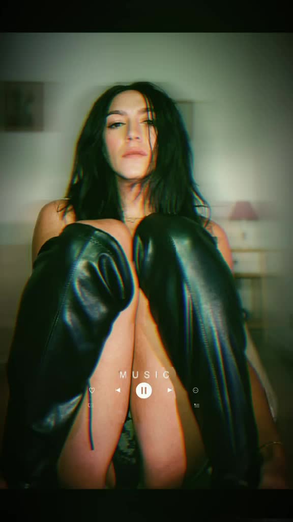 Video #7 of Sofía
