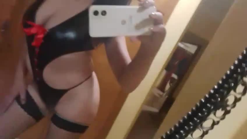 I'm Carolina Nicole Levalle 💋
✨ Domination, fetishism, bondage ⛓️, foot worship 🦶, masturbation ✋💦
💋 I give French kisses and my treatment is girlfriend-like 💑.
🎭 I fulfill all your fantasies 😈💭.

📲 I also offer hot video calls 🔥📹, with prior transfer 💳✅.
📅 Book your appointment in advance ⏰.
📍 Meetings only in Lobos 📌

🚫 IMPORTANT: I ​​do not answer WhatsApp without a profile photo 🖼️❌.