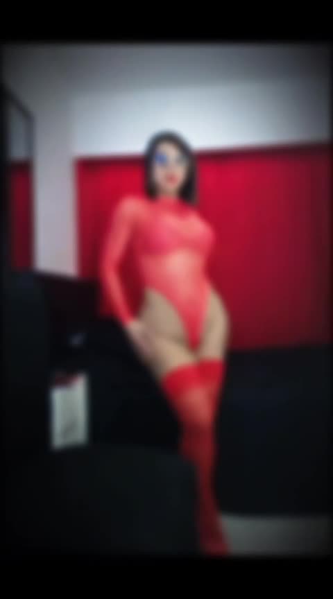 I’m a super sexy and very playful girl 😏 I love passion and turning fantasies into reality 💭🔥 We can switch roles, share deep kisses 💋 and enjoy a moment full of chemistry and connection ✨ I like exploring the bold and fun side of intimacy, always making sure it feels exciting and memorable 💕 Can’t wait to share something special with you 💫