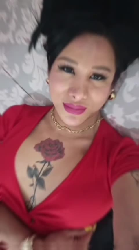 Soy una chica súper sexy y muy juguetona 😏 Me encanta la pasión y hacer que tus fantasías se vuelvan realidad 💭🔥 Podemos jugar con roles, besarnos con intensidad 💋 y vivir un momento lleno de complicidad y conexión ✨ Me gusta explorar el lado más atrevido y divertido de la intimidad, siempre cuidando el ambiente para que sea algo que quieras repetir 💕 Te espero con muchas ganas de compartir algo especial 💫