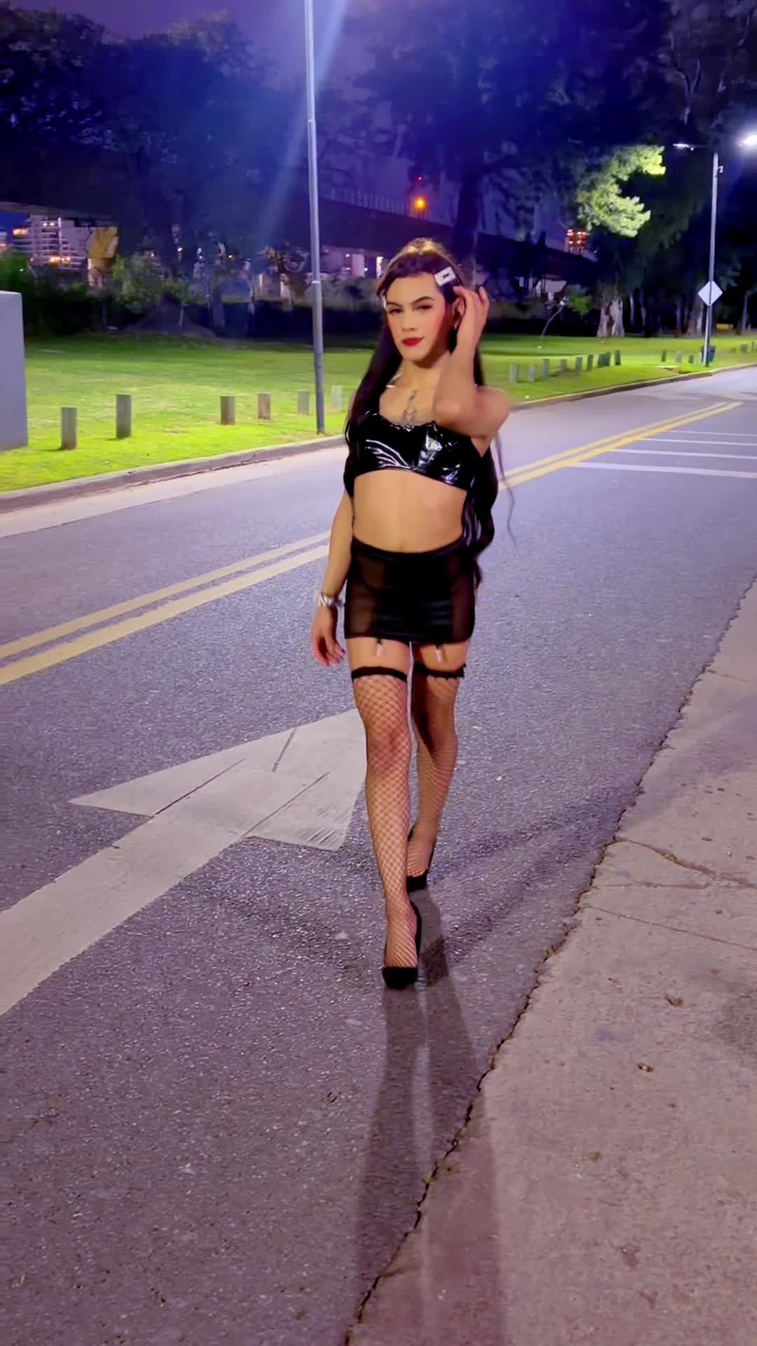 I propose that we meet in person so that you can answer all your questions about me and the service I offer. 💁🏻‍♀️

My service is very extensive; I like the previous talks to get to know each other and thus be able to give you an excellent experience, one of those that every time you remember what we lived you want to come back for more fun. 🤫

I am an impeccable girl: beautiful skin, beautiful body and, above all, a lot of personality ✨

I like gentlemen, clean men who know how to treat a woman from head to toe. ❤️

Don't doubt everything I have to offer you, baby 😈