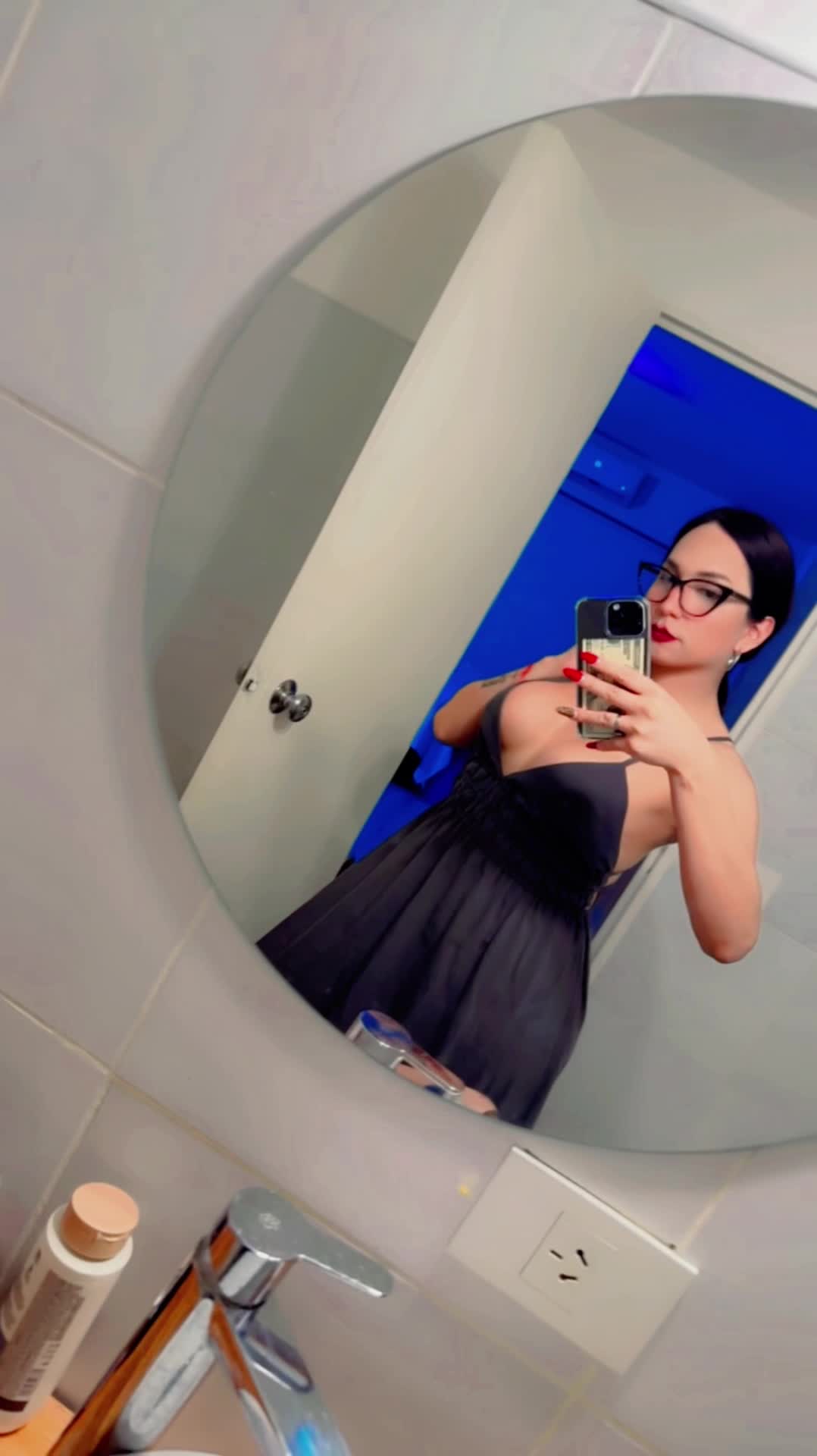 Video #25 of Antonella Fox