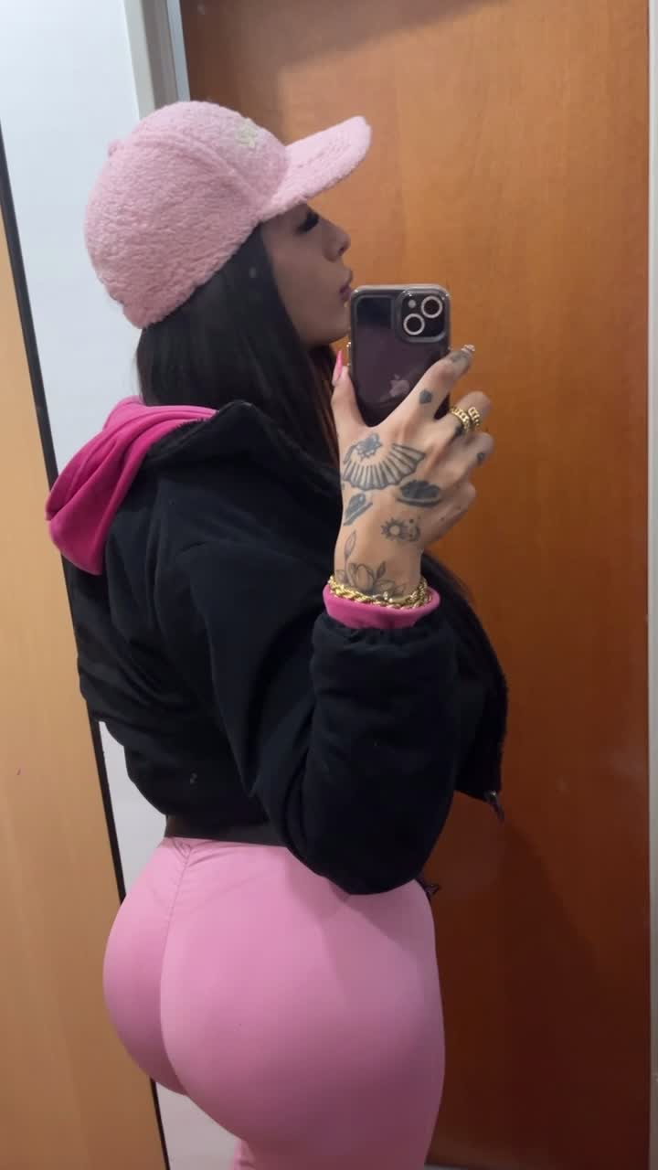 Video #4 de Scarlett Cavendish