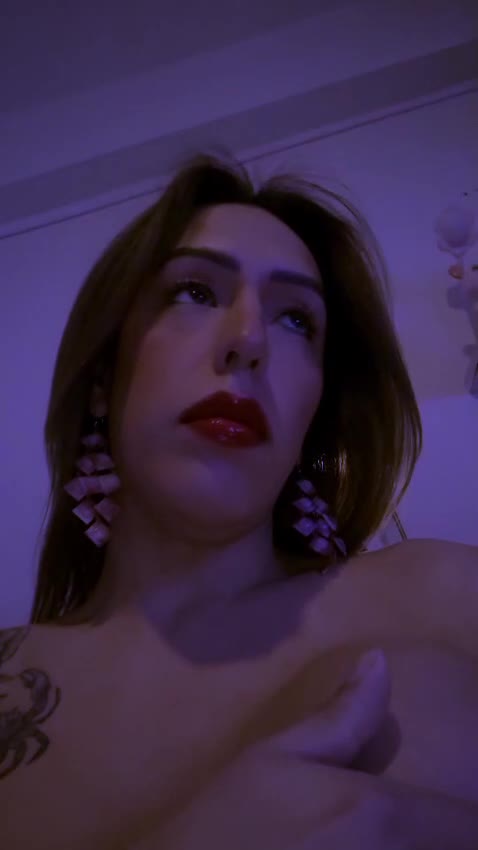 I am a beautiful, naughty and super hot girl, always ready to please you in everything you want. I love exploring and living new experiences, always with an open and playful attitude. If you are looking for unlimited fun, I am the perfect option for you. I am ready for anything, just contact me and we will make it happen! 💖