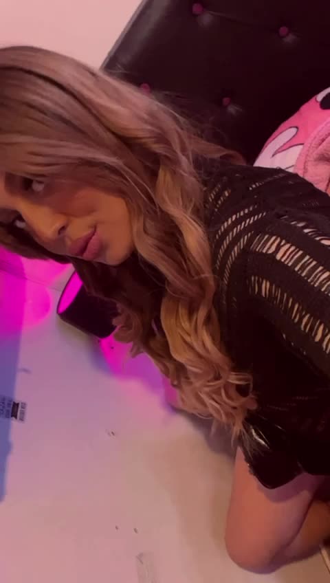 Video #10 of Selena Gala