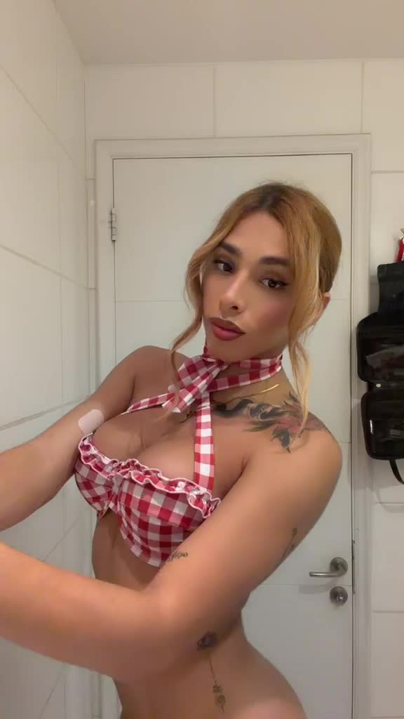 Video #2 of Hellen Priori